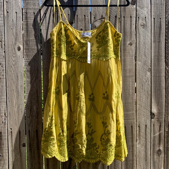 NWT UO Jamie Embroidered Babydoll Dress Yellow SZ M SOLD OUT - Picture 2 of 7